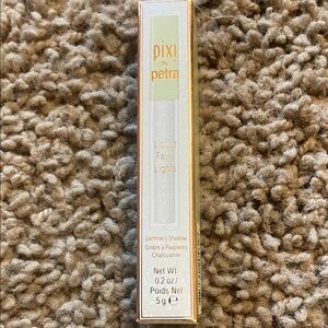 Pixi by Petra Liquid Fairy Lights Eyeshadow - Glimmery Shadow